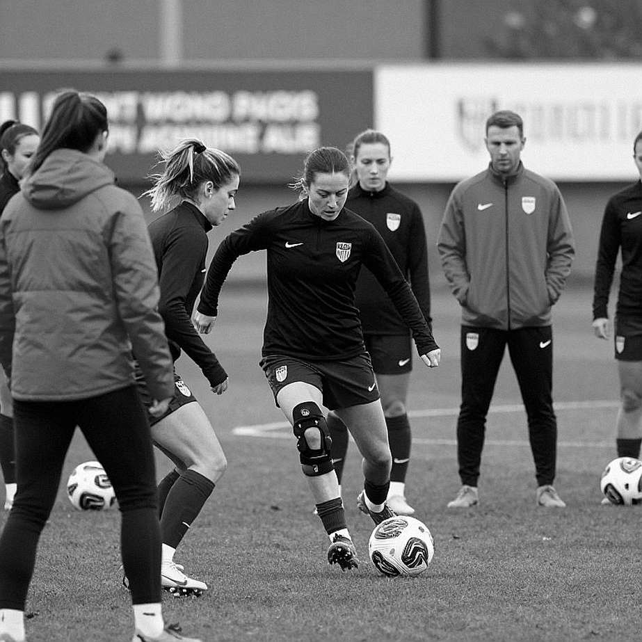 UEFA vinh danh cầu thủ xuất sắc nhất tuần: Hat-trick của Barcola, cú đúp của Kane và bài học về một con số chưa được kiểm chứng
