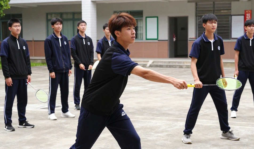 Alwi Farhan và Kento Momota: Buổi tập cuối ở Tokyo và bài toán thật của Asian Games 2026