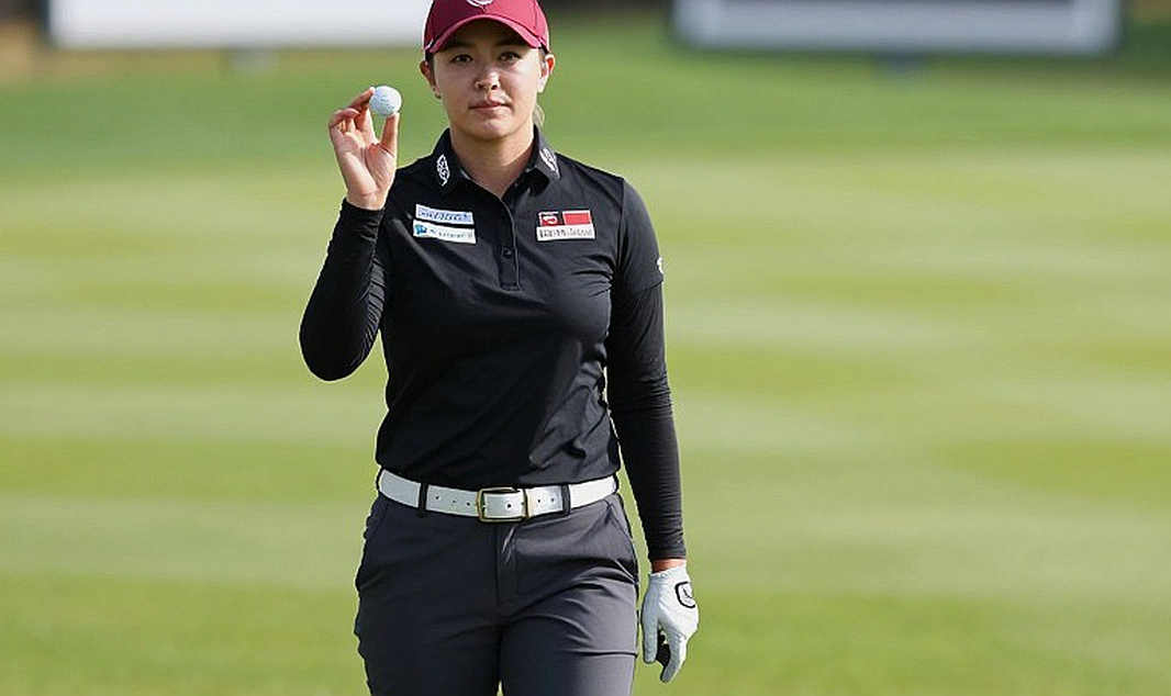 Ô trống trên bảng dữ liệu: Golf và cái bẫy của sự chắc chắn