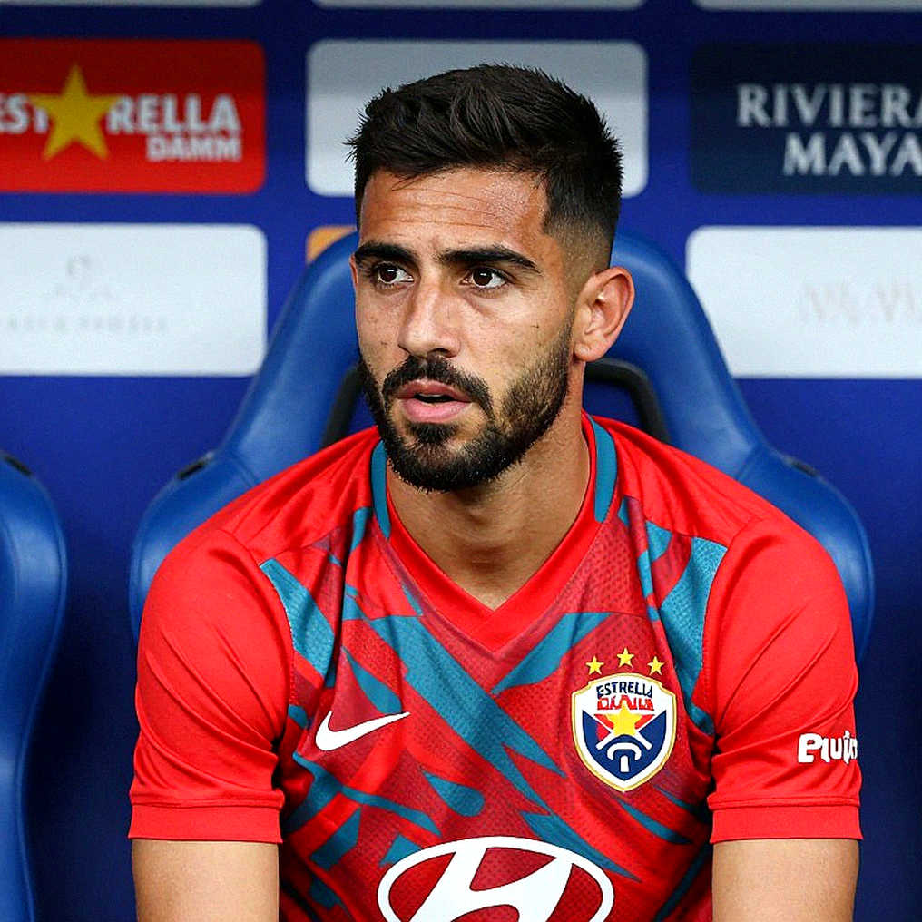 Quả phạt đền bị xử sai và trận đá lại định đoạt số phận Mulbarton ở FA Cup