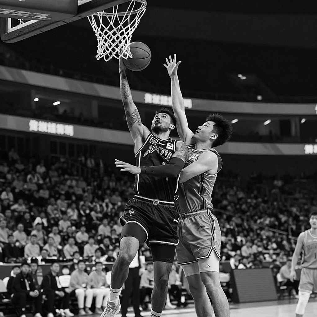 Alberto Díaz nghỉ 6–8 tuần: Unicaja mất lá chắn mà bảng điểm không đo được