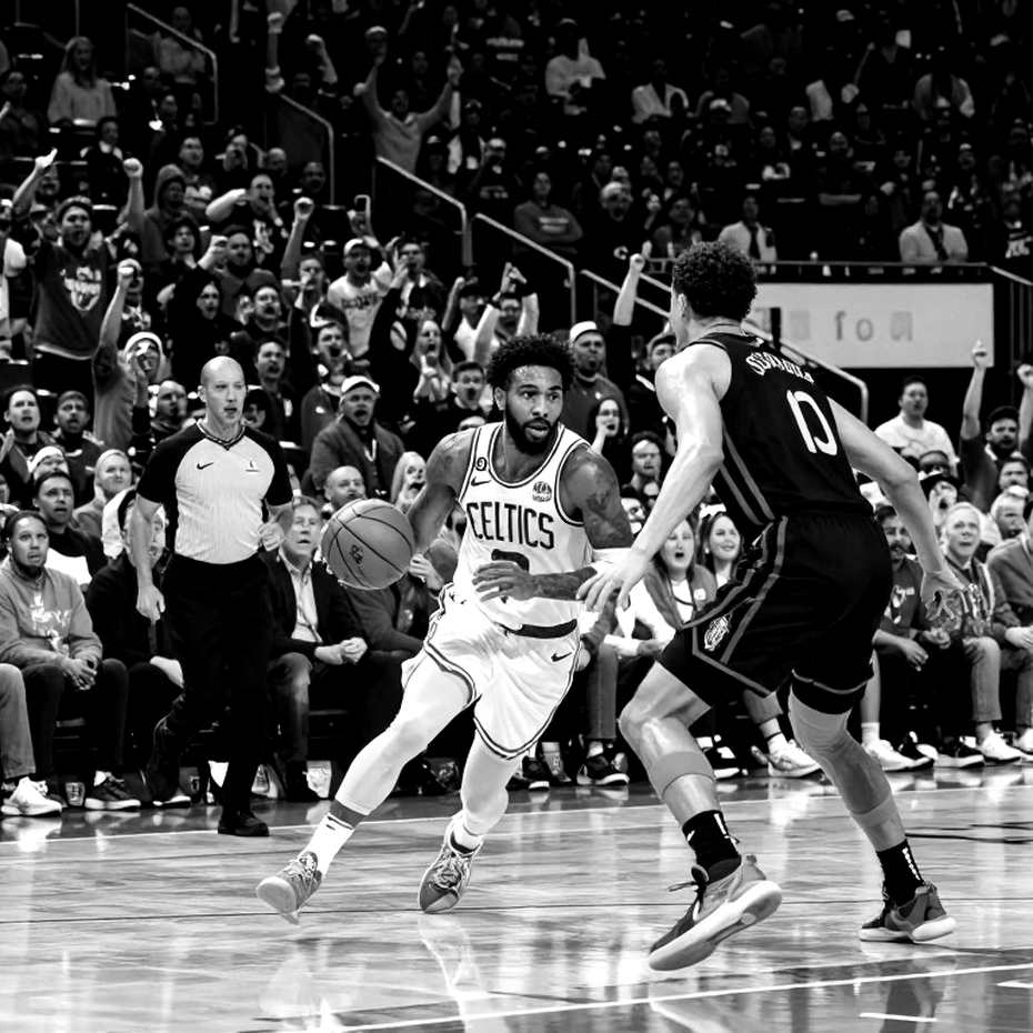 Thomas Walkup Signs Three-Year Contract with Dubai Basketball: Olympiacos Receives 2.6 Million USD Compensation Amid Financial Risks Thomas Walkup Signs Three-Year Contract with Dubai Basketball: Olympiacos Receives 2.6 Million USD Compensation Amid Financial Risks