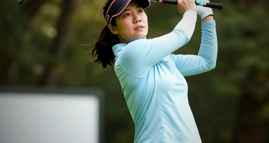 Paul Casey dẫn đầu Omega European Masters sau vòng 63 gậy, hứa trao toàn bộ tiền thưởng cho nạn nhân hỏa hoạn Crans-Montana